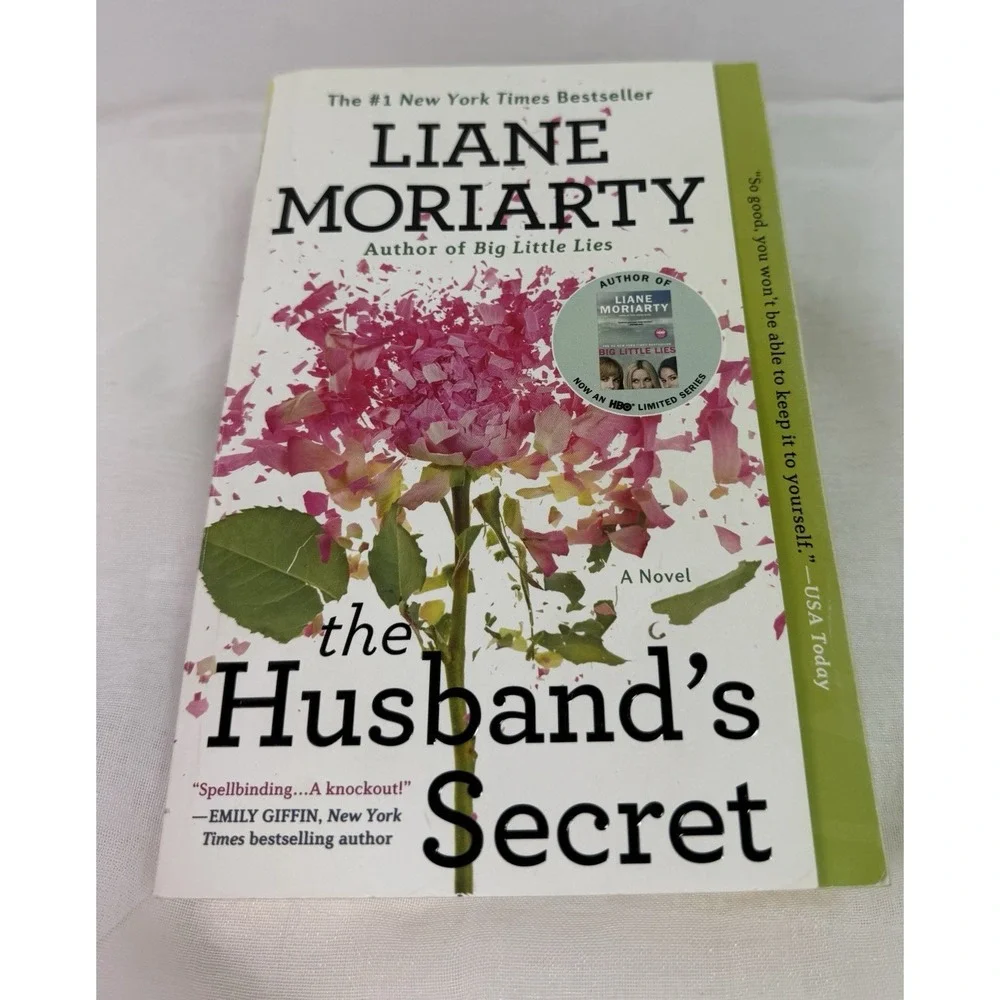 The Husband's Secret - 0451490045 Liane Moriarty Paperback